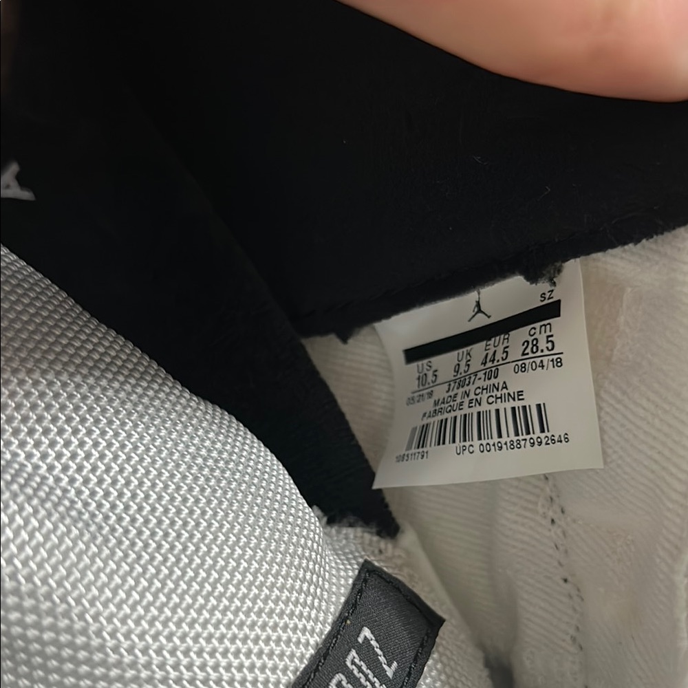 Air Jordan 11 Retro (2018) Black and White Sneakers with box - Picture 3 of 7